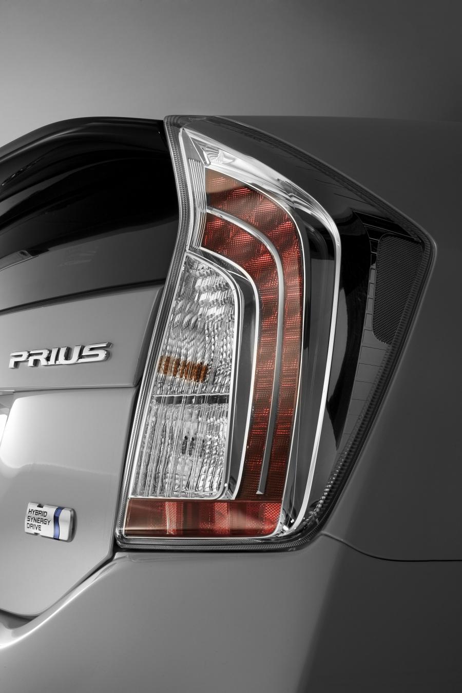  Toyota Prius 2011 года  (фото 29 из 36)